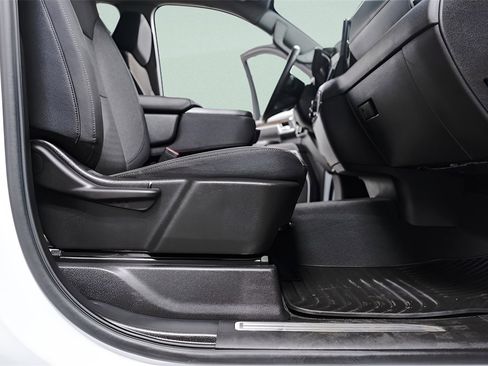 Used 2025 Chevrolet Silverado 2500 LT image 35