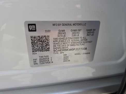 Used 2023 Buick Enclave Essence FWD image 35