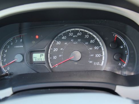 Used 2014 Toyota Sienna L image 12