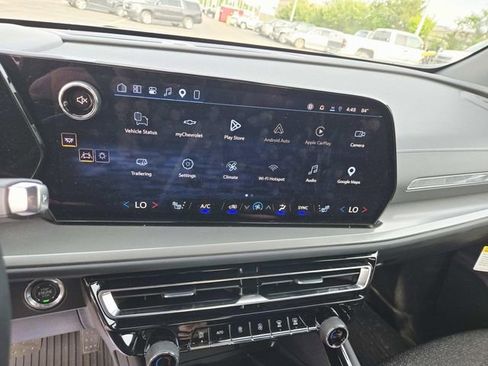 Used 2026 Chevrolet Traverse LT w/ Midnight/Sport Edition FWD image 23