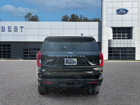 Used 2025 Ford Expedition Active image 6