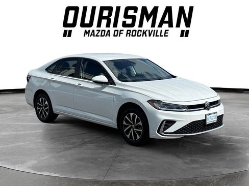 Used 2025 Volkswagen Jetta S image 1