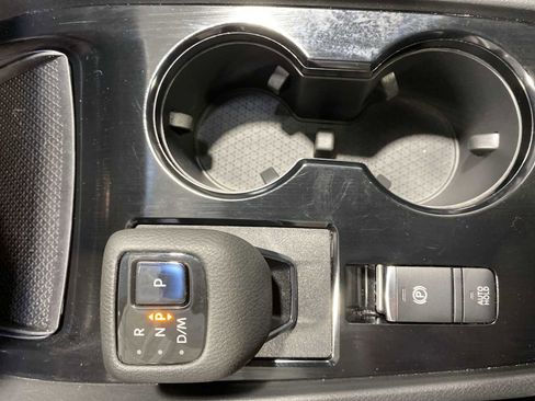 Used 2021 Nissan Rogue SV w/ Premium Package image 17