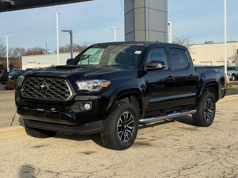Used 2022 Toyota Tacoma TRD Sport w/ TRD Premium Sport Package image 8