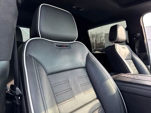 Used 2024 GMC Sierra 2500 AT4X image 25