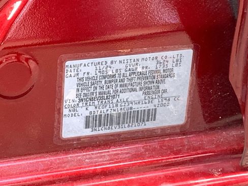 Used 2025 Nissan Versa SV image 10