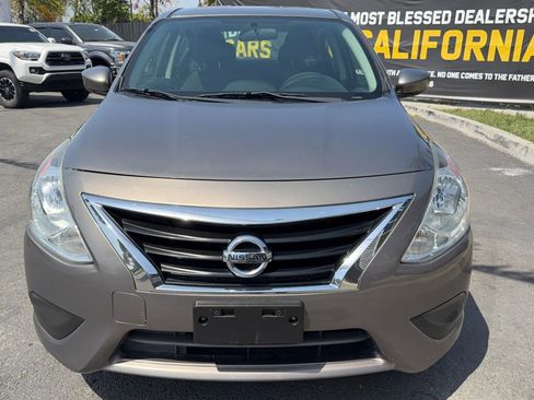 Used 2017 Nissan Versa SV FWD image 3