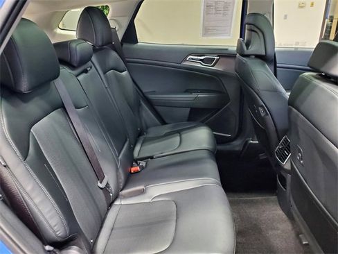 Used 2026 Kia Sportage EX w/ EX Panorama Roof Package image 12