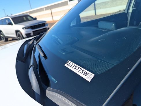 Used 2024 Chevrolet Blazer LT image 9