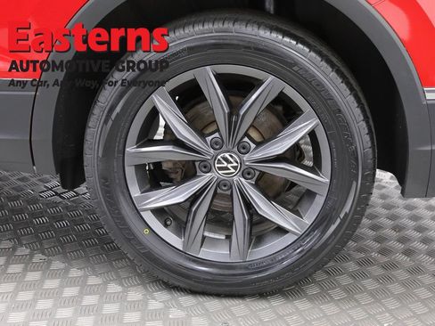 Used 2023 Volkswagen Tiguan SE AWD/4WD image 31