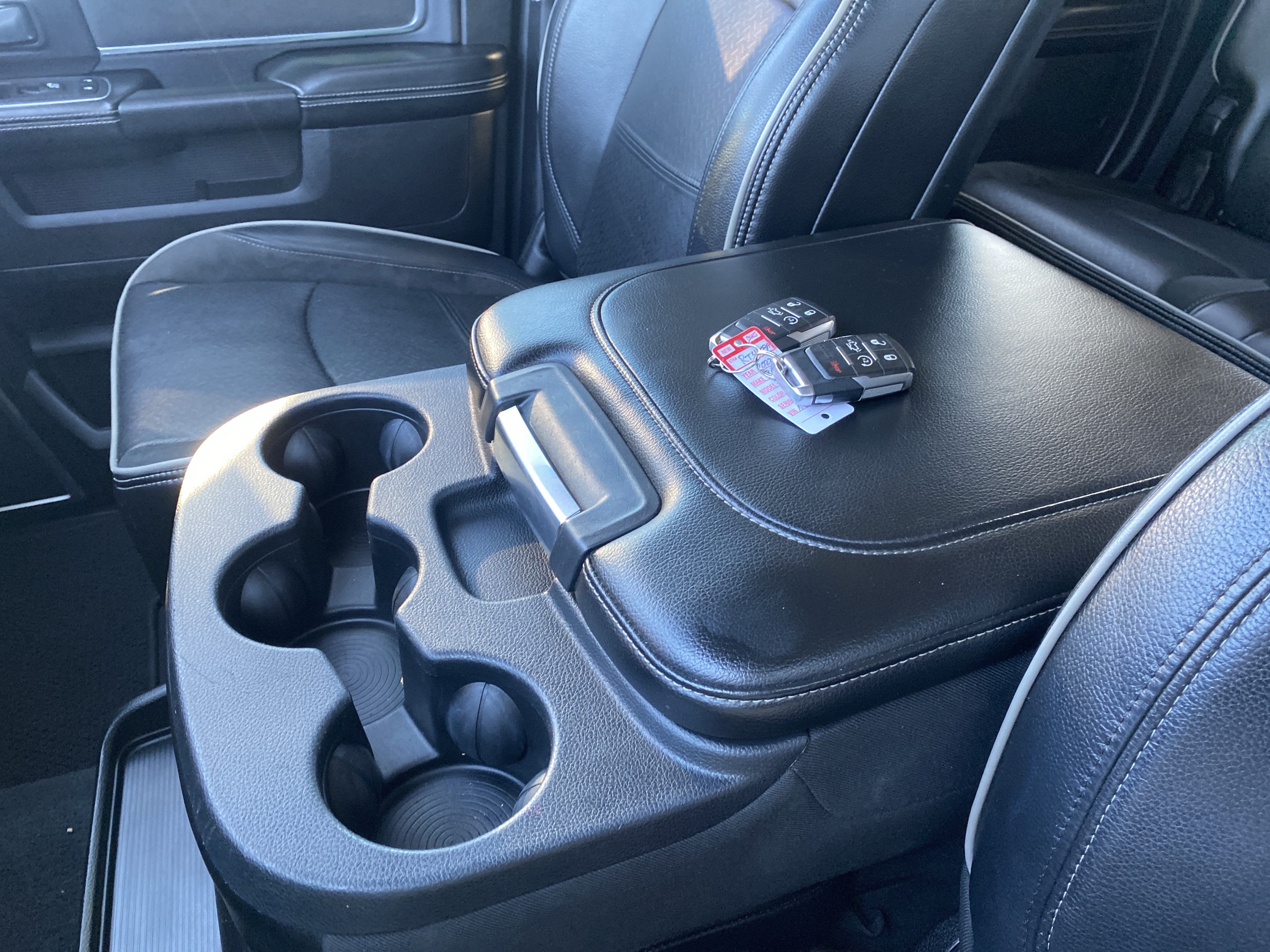 Used 2022 RAM 3500 Laramie AWD/4WD image 20