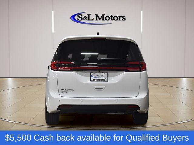 New 2026 Chrysler Pacifica Select FWD image 9