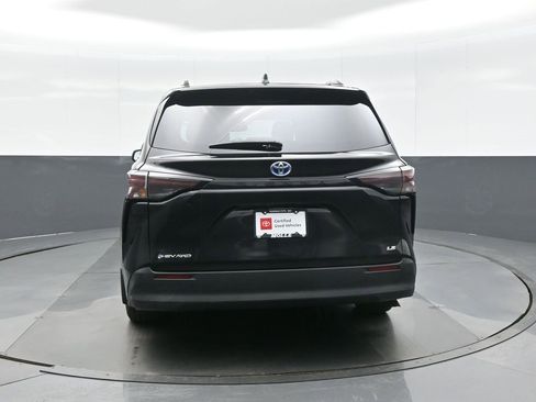 Certified 2025 Toyota Sienna LE w/ LE Plus Package image 6