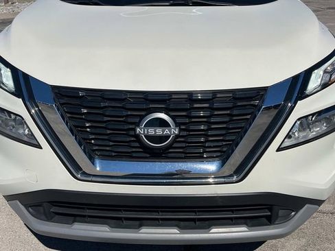 Used 2023 Nissan Rogue SV image 36
