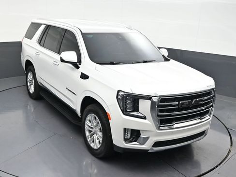 Used 2024 GMC Yukon SLT w/ SLT Luxury Package RWD image 16