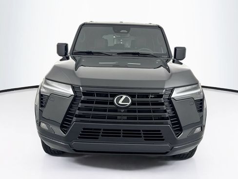 Used 2025 Lexus GX 550 w/ Cold Area Package AWD/4WD image 2