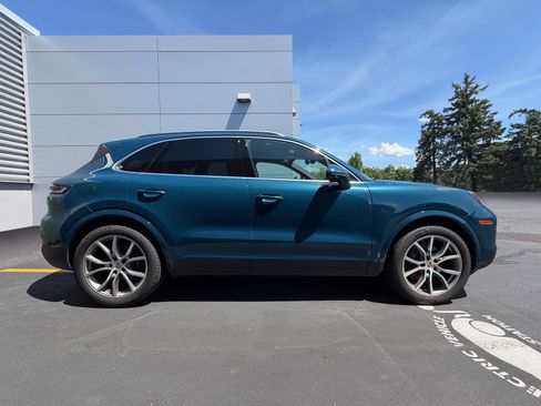 Certified 2026 Porsche Cayenne AWD/4WD image 12