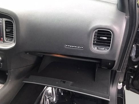 Used 2019 Dodge Charger SXT AWD/4WD image 46