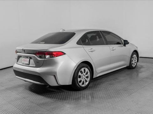 Used 2022 Toyota Corolla LE FWD image 8
