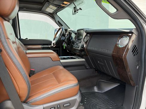 Used 2016 Ford F350 Platinum w/ FX4 Off-Road Package AWD/4WD image 5