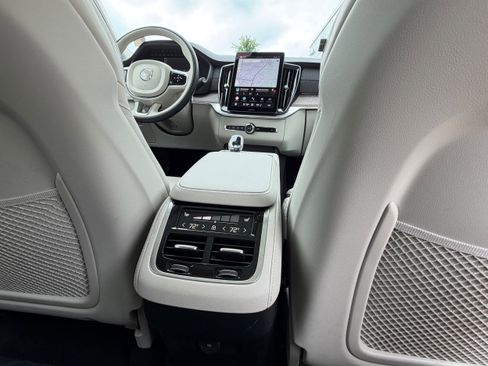 Used 2026 Volvo XC90 B6 Ultra w/ Protection Package AWD/4WD image 12