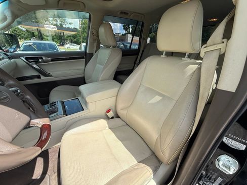 Used 2014 Lexus GX 460 w/ Premium Package AWD/4WD image 9