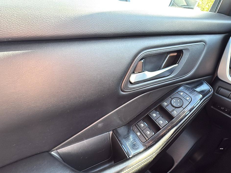 Certified 2025 Nissan Rogue SV AWD/4WD image 15