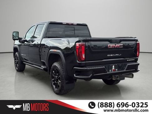 Used 2022 GMC Sierra 3500 Denali w/ Denali Black Diamond Edition AWD/4WD image 3