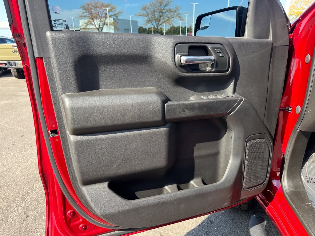 Used 2021 Chevrolet Silverado 1500 Custom AWD/4WD image 9