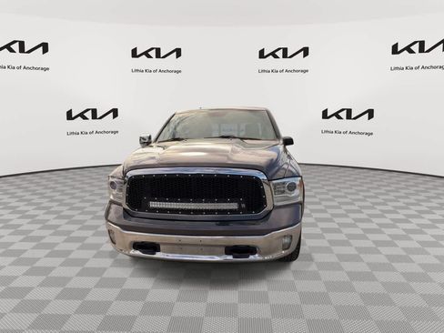 Used 2016 RAM 1500 Laramie w/ Convenience Group AWD/4WD image 3
