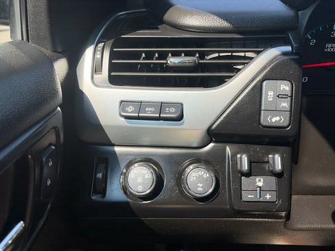 Used 2017 Chevrolet Tahoe Premier AWD/4WD image 35