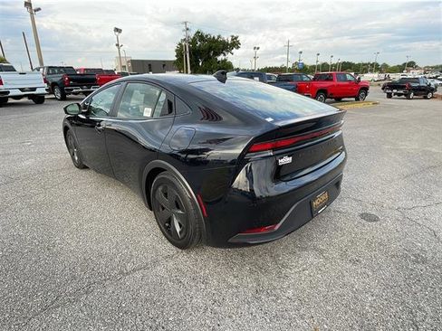 Used 2024 Toyota Prius LE image 27