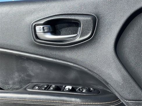 Used 2019 Jeep Compass Latitude image 22