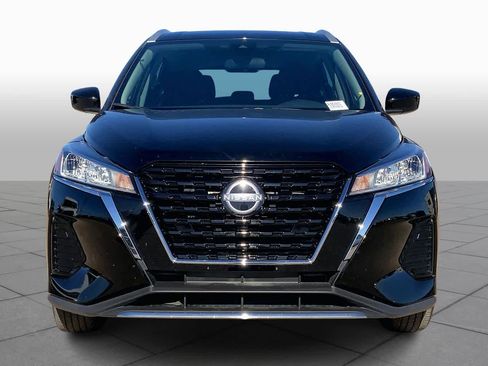 Used 2024 Nissan Kicks SV image 3