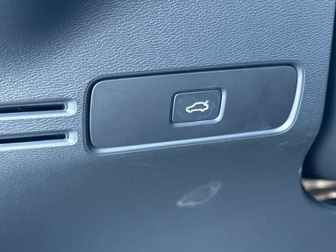 New 2026 Volvo XC40 B5 Core AWD/4WD image 31