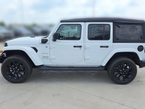 Used 2023 Jeep Wrangler Unlimited Sahara w/ Cold Weather Group AWD/4WD image 2