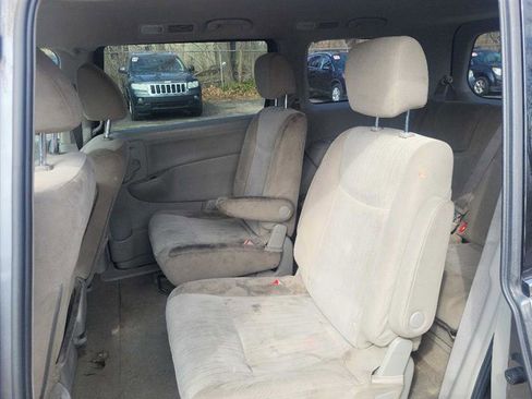 Used 2017 Nissan Quest SV FWD image 11
