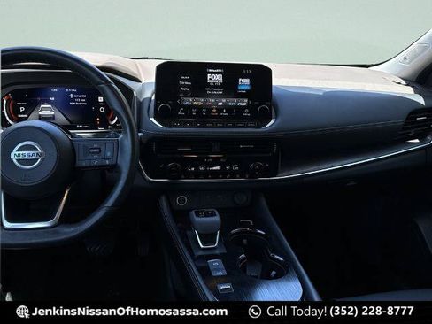 Certified 2021 Nissan Rogue Platinum FWD image 27