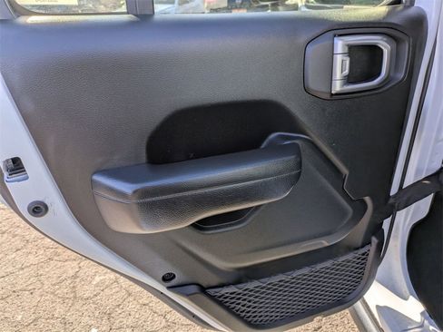 Used 2023 Jeep Wrangler Unlimited Rubicon image 27