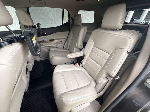 Certified 2019 GMC Acadia Denali w/ Technology Package AWD/4WD image 26