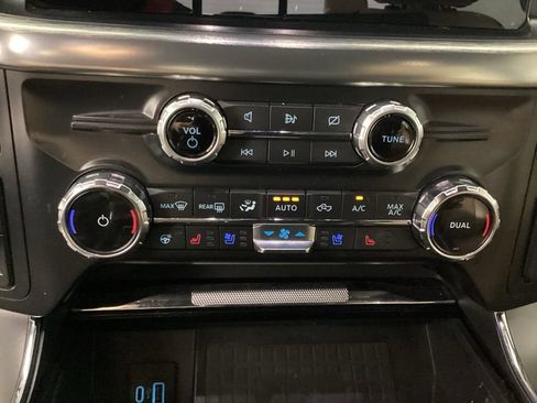 Used 2022 Ford F150 Lariat w/ Equipment Group 502A High AWD/4WD image 19