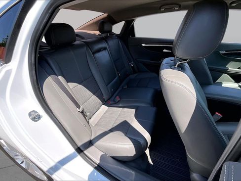 Used 2016 Chevrolet Impala LT w/ Convenience Package FWD image 19