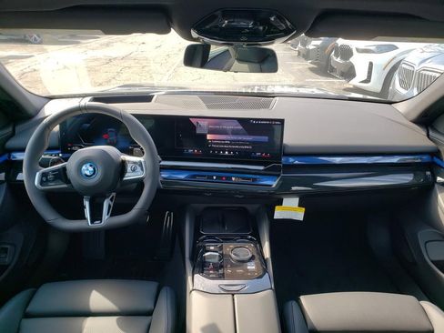 New 2026 BMW 550e xDrive w/ Premium Package AWD/4WD image 8