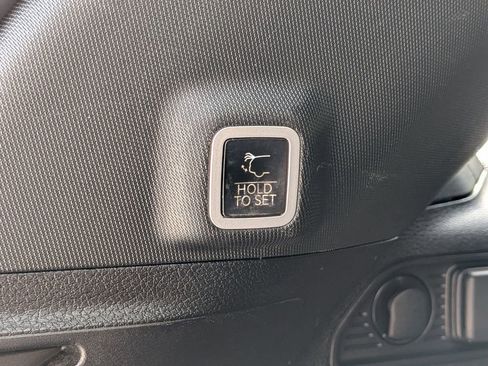 Used 2022 Jeep Grand Cherokee Summit image 9