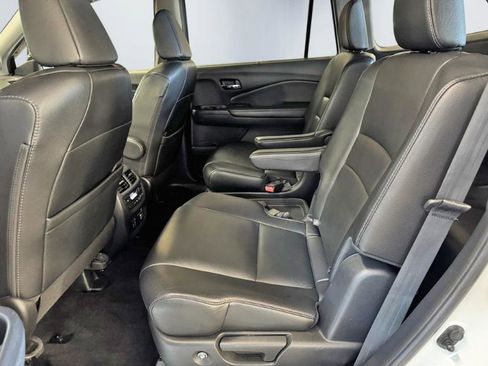Used 2019 Honda Pilot Touring image 19