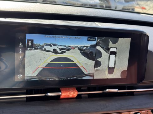 Certified 2024 Kia Carnival SX image 31