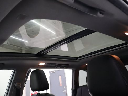 Used 2019 Toyota Highlander Limited Platinum AWD/4WD image 30