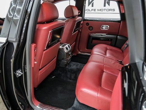 Used 2014 Rolls-Royce Ghost image 52