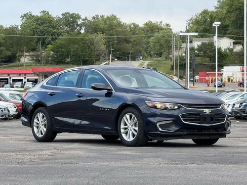 Used 2016 Chevrolet Malibu LT FWD image 1