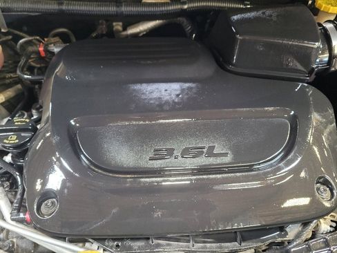 Used 2020 Chrysler Pacifica Touring w/ S Appearance Package FWD image 30